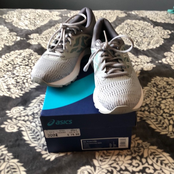 ASICS Tennis Shoes - Picture 3 of 3